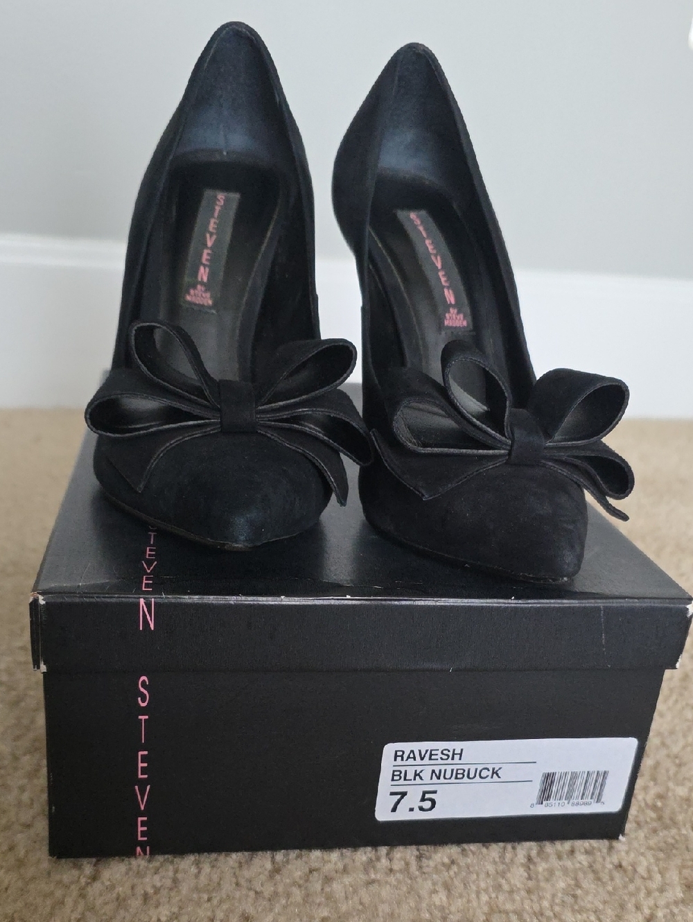 Steve Madden Black Nubuck Pointed-Toe Pumps with Bow